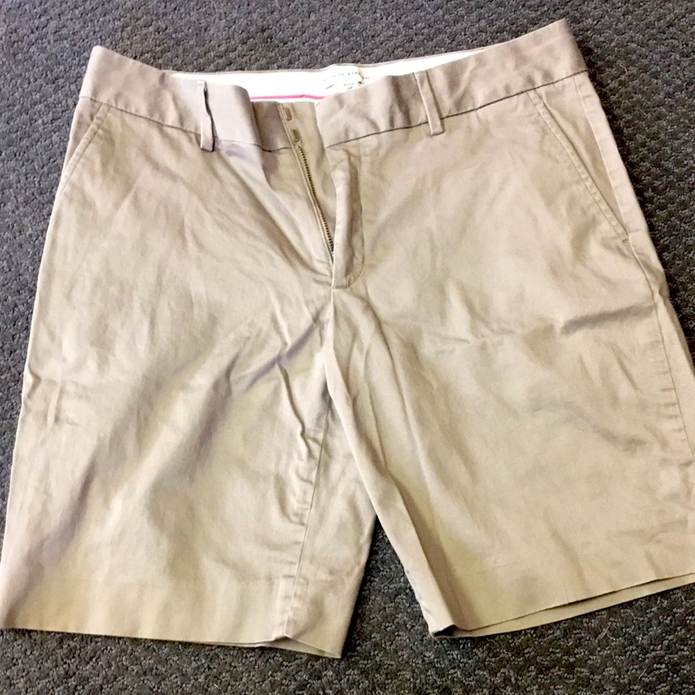 ♥️$5 FINAL PRICE Banana Republic Bermuda shorts tan khaki 10P